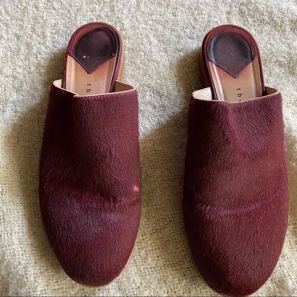 Theory calf hair mules firry fuzzy burgundy wine 8.5 - Picture 2 of 9